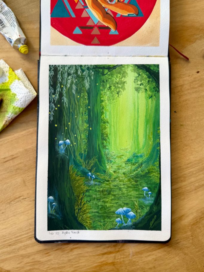 Grüner Wald mit Blumen und einem Pfad, in einem Skizzenbuch präsentiert.